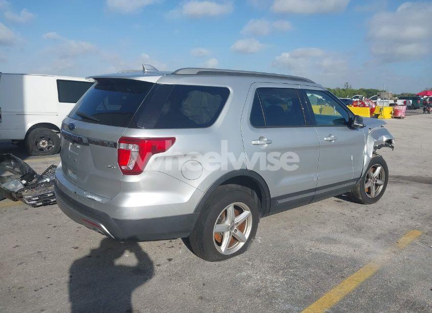 Photo 4 of 2017 Ford Explorer XLT (VIN 1FM5K8D81HGC13875)