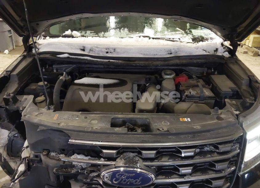 Photo 10 of 2017 Ford Explorer XLT (VIN 1FM5K8D81HGC16839)