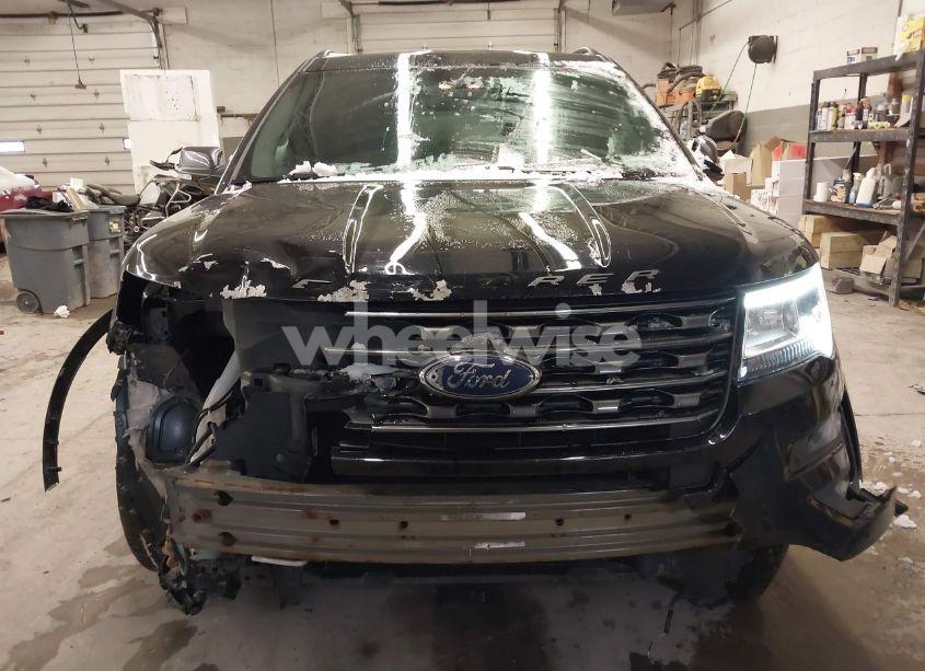 Photo 12 of 2017 Ford Explorer XLT (VIN 1FM5K8D81HGC16839)