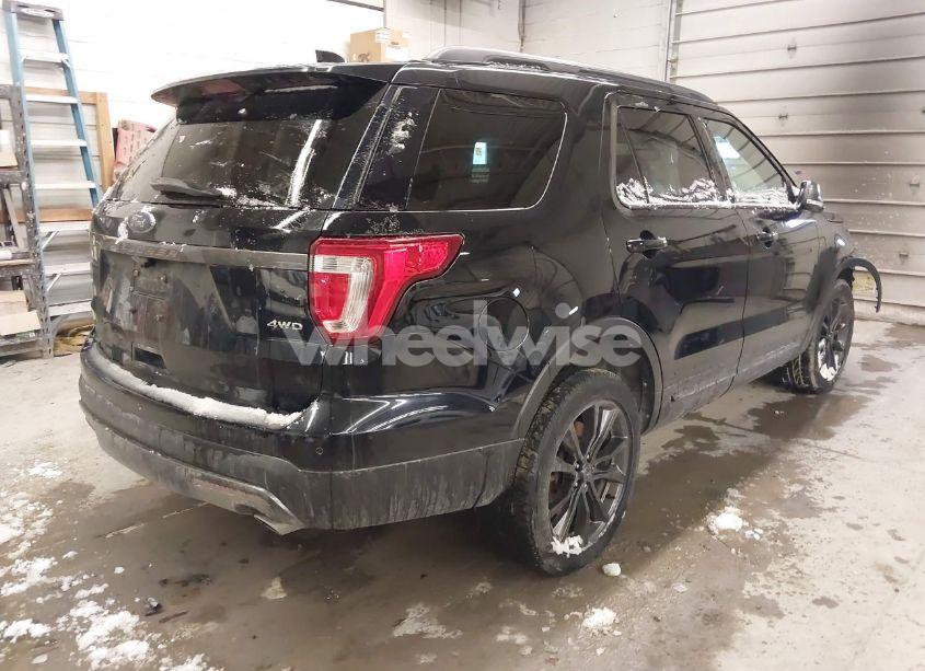 Photo 4 of 2017 Ford Explorer XLT (VIN 1FM5K8D81HGC16839)