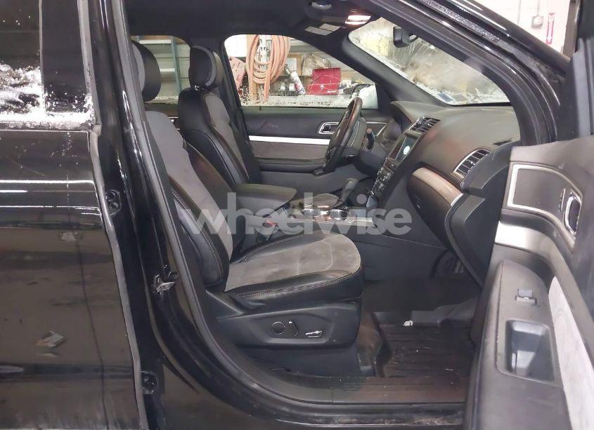 Photo 5 of 2017 Ford Explorer XLT (VIN 1FM5K8D81HGC16839)