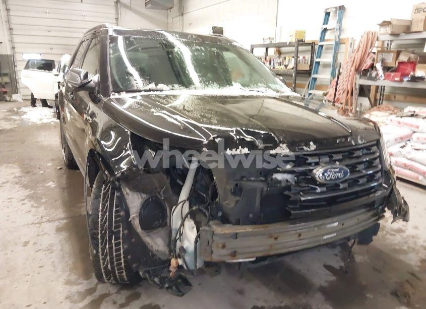 Photo 6 of 2017 Ford Explorer XLT (VIN 1FM5K8D81HGC16839)