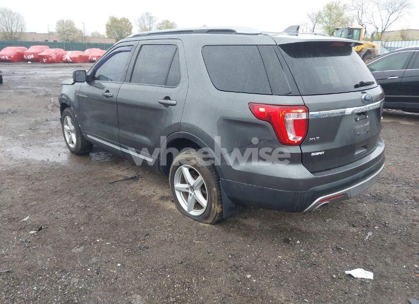 Photo 3 of 2017 Ford Explorer XLT (VIN 1FM5K8D81HGC44477)