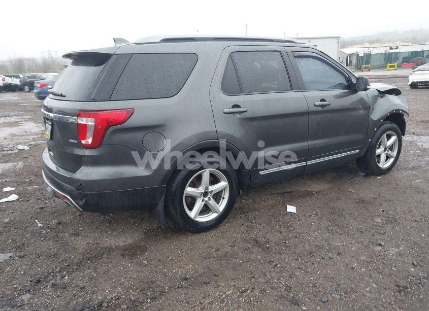 Photo 4 of 2017 Ford Explorer XLT (VIN 1FM5K8D81HGC44477)