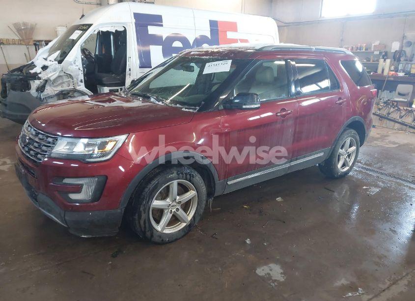 Photo 2 of 2017 Ford Explorer XLT (VIN 1FM5K8D81HGC79522)