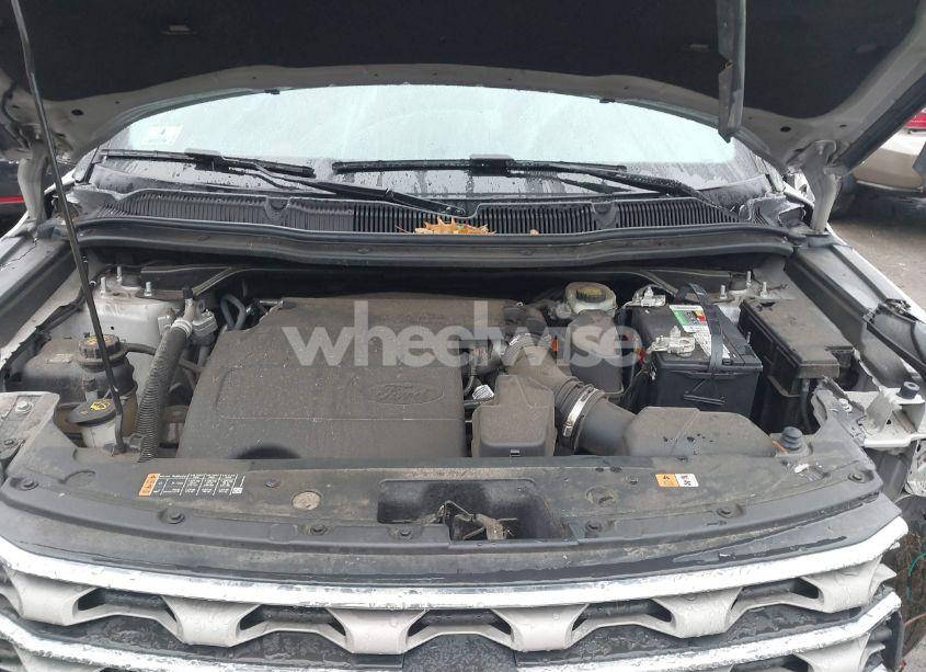 Photo 10 of 2017 Ford Explorer XLT (VIN 1FM5K8D81HGD61623)