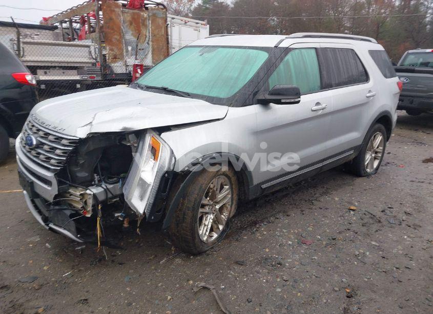 Photo 2 of 2017 Ford Explorer XLT (VIN 1FM5K8D81HGD61623)