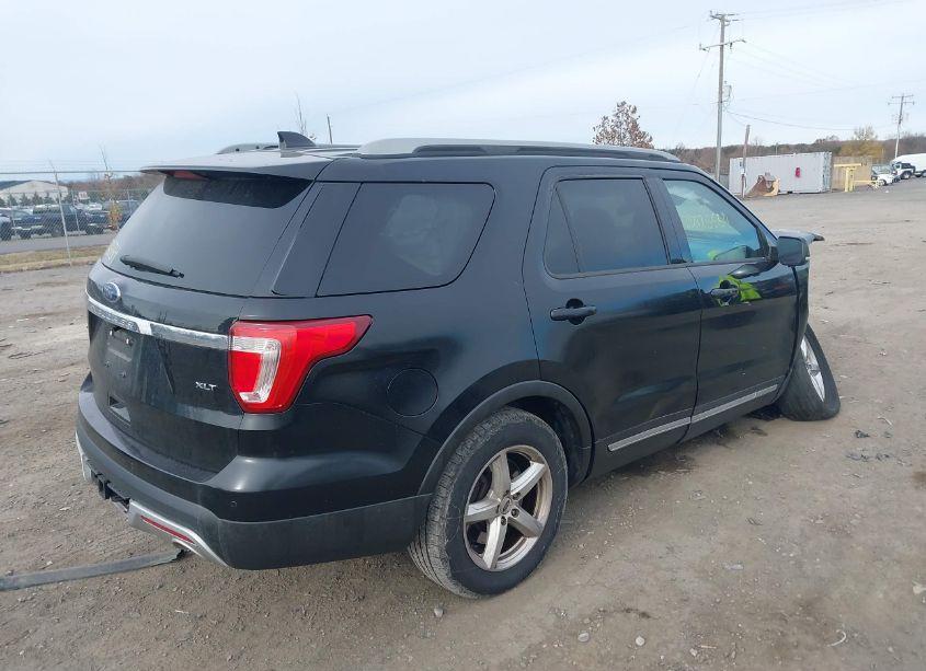 Photo 4 of 2017 Ford Explorer XLT (VIN 1FM5K8D81HGD96596)