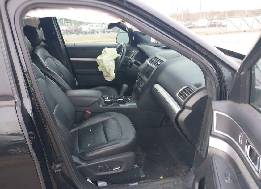 Photo 5 of 2017 Ford Explorer XLT (VIN 1FM5K8D81HGD96596)