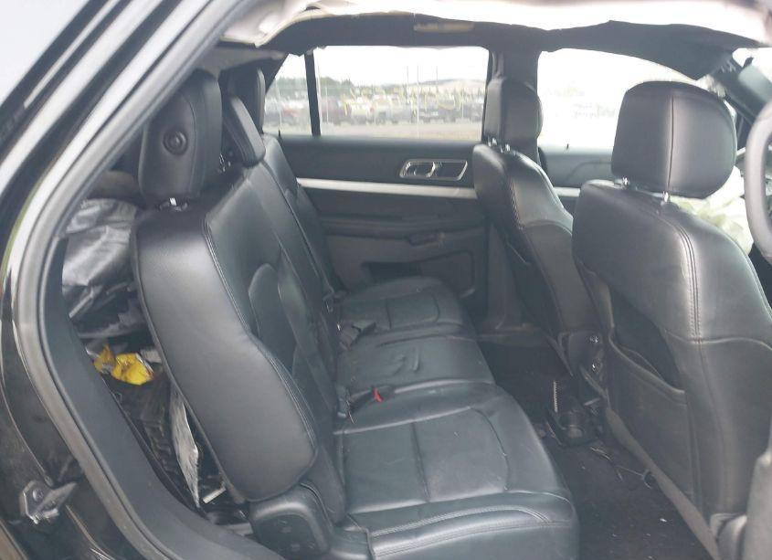 Photo 8 of 2017 Ford Explorer XLT (VIN 1FM5K8D81HGD96596)