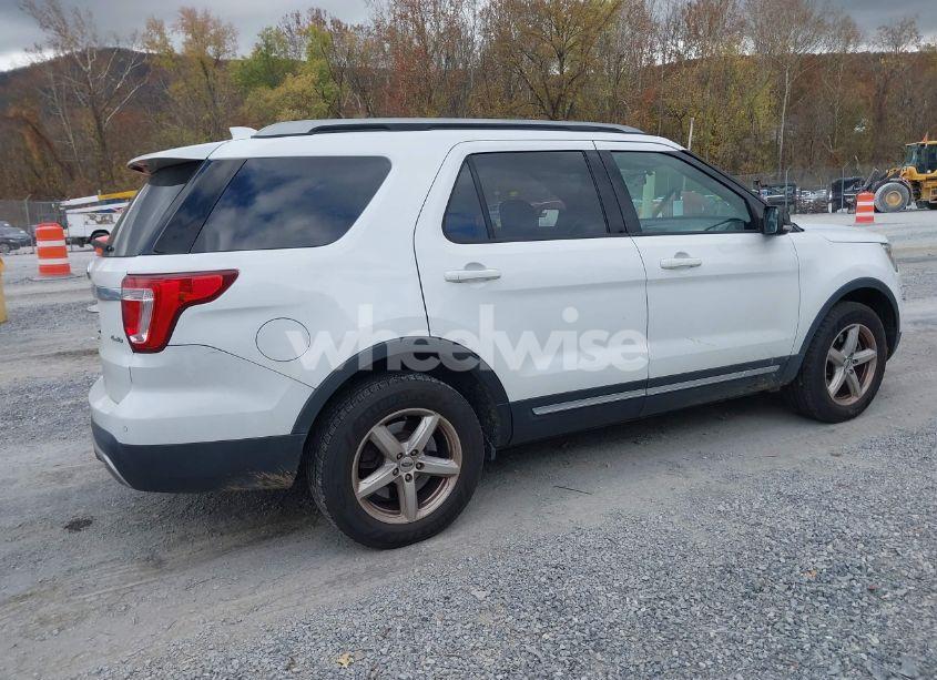 Photo 4 of 2017 Ford Explorer XLT (VIN 1FM5K8D81HGE35106)