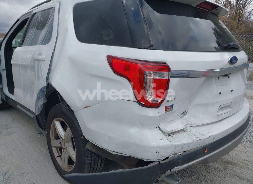 Photo 6 of 2017 Ford Explorer XLT (VIN 1FM5K8D81HGE35106)