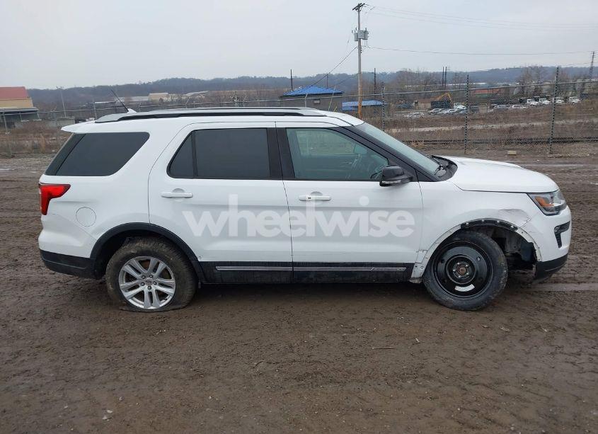 Photo 14 of 2018 Ford Explorer XLT (VIN 1FM5K8D81JGA28571)