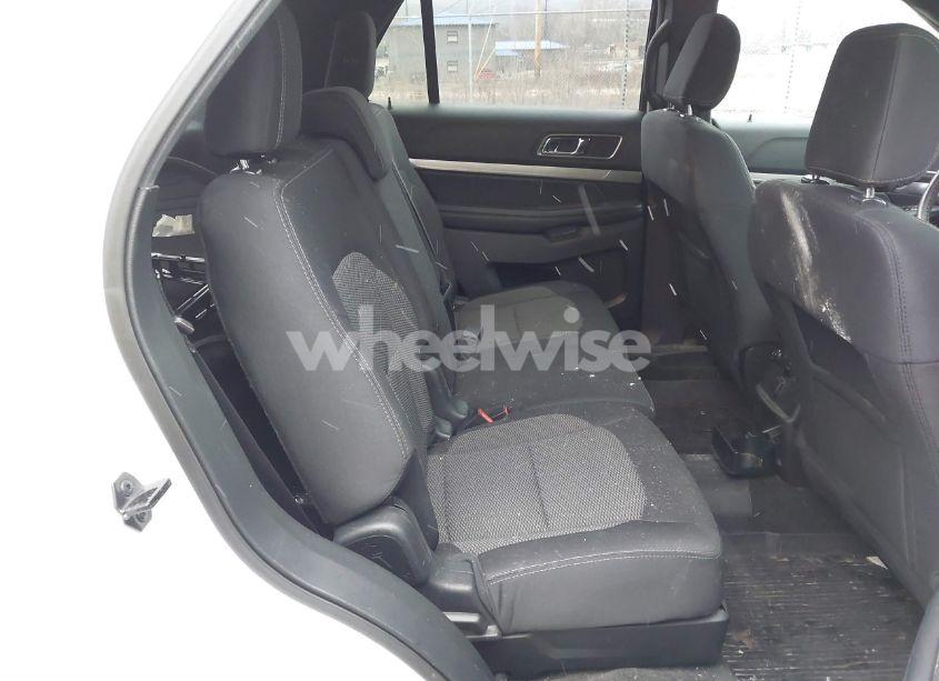 Photo 8 of 2018 Ford Explorer XLT (VIN 1FM5K8D81JGA28571)