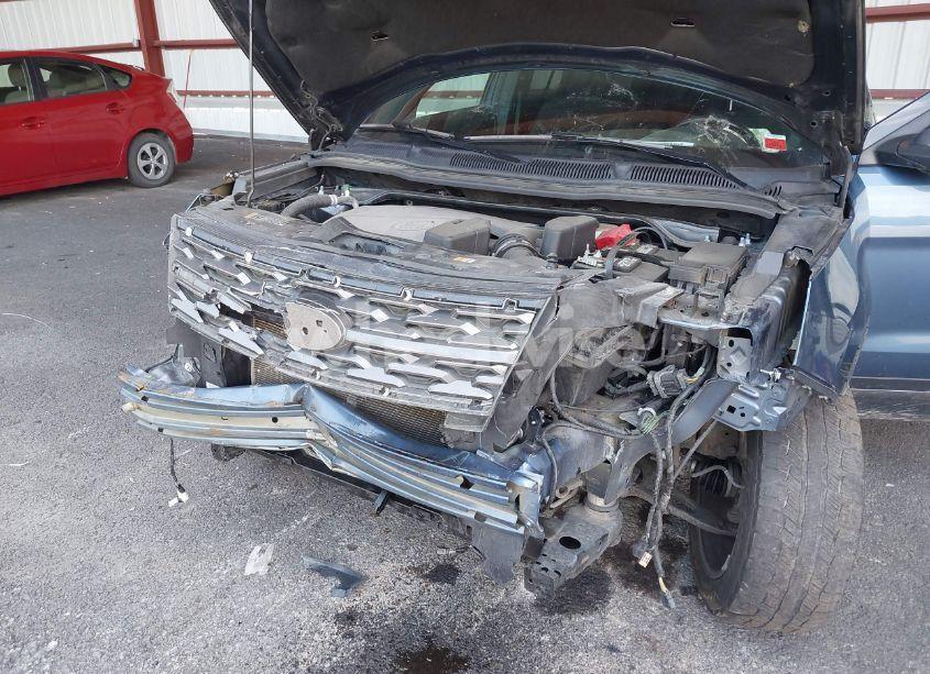 Photo 6 of 2018 Ford Explorer XLT (VIN 1FM5K8D81JGA62283)