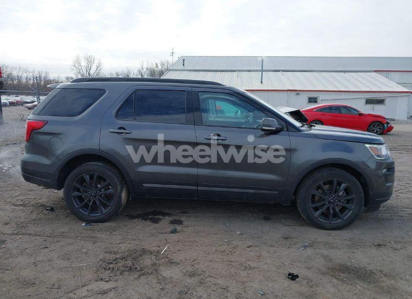Photo 13 of 2018 Ford Explorer XLT (VIN 1FM5K8D81JGA66012)