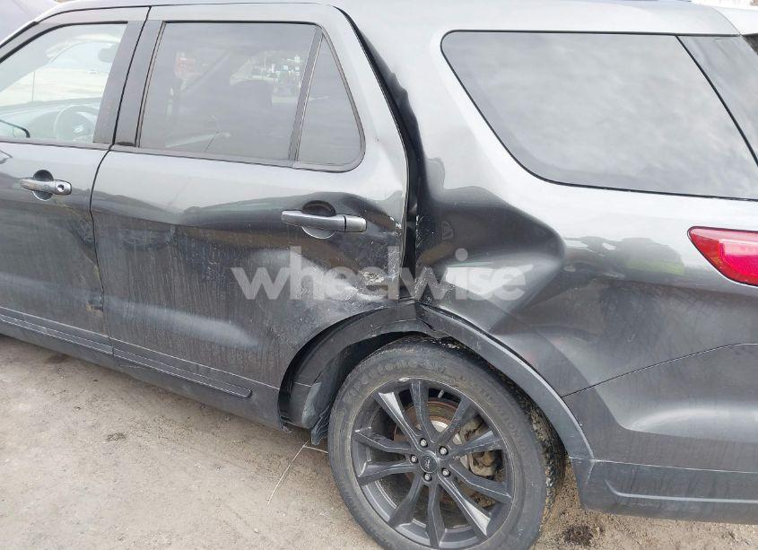 Photo 6 of 2018 Ford Explorer XLT (VIN 1FM5K8D81JGA66012)