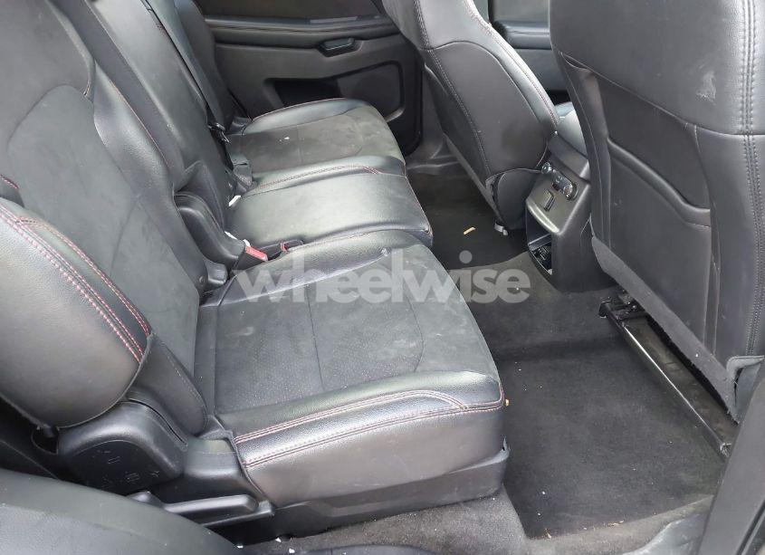 Photo 8 of 2018 Ford Explorer XLT (VIN 1FM5K8D81JGA66012)