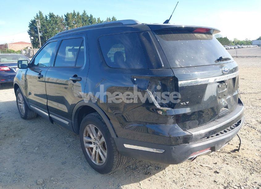 Photo 3 of 2018 Ford Explorer XLT (VIN 1FM5K8D81JGA78595)