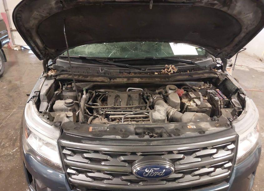 Photo 10 of 2018 Ford Explorer XLT (VIN 1FM5K8D81JGB08355)