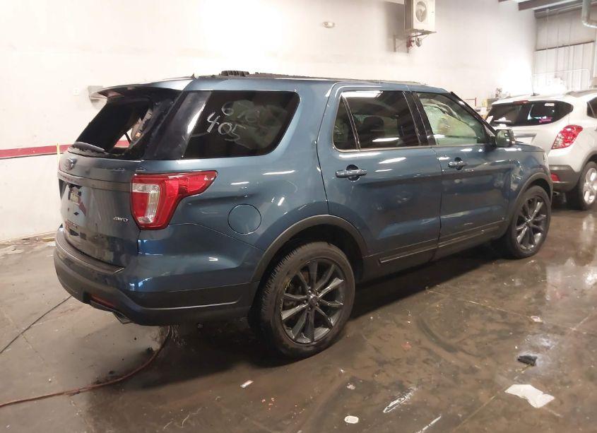 Photo 4 of 2018 Ford Explorer XLT (VIN 1FM5K8D81JGB08355)