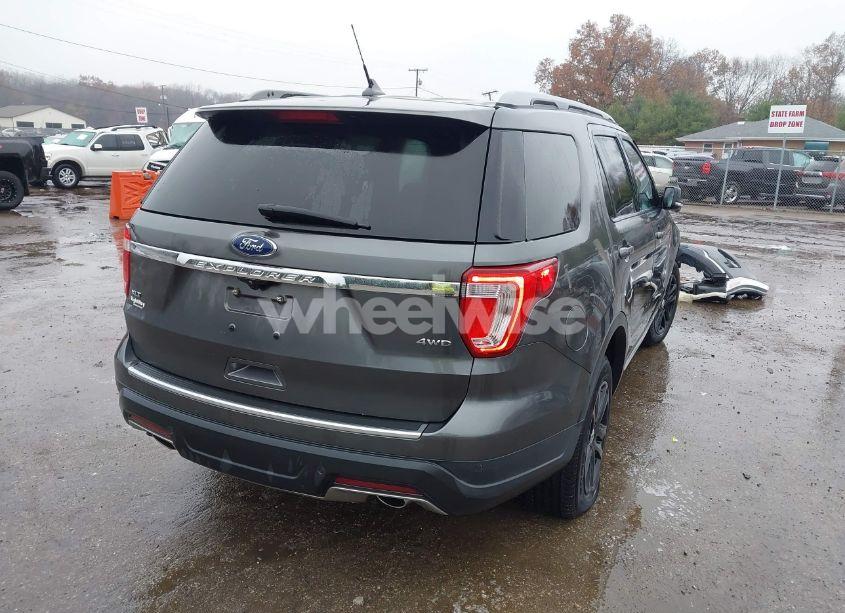 Photo 4 of 2018 Ford Explorer XLT (VIN 1FM5K8D81JGB13247)