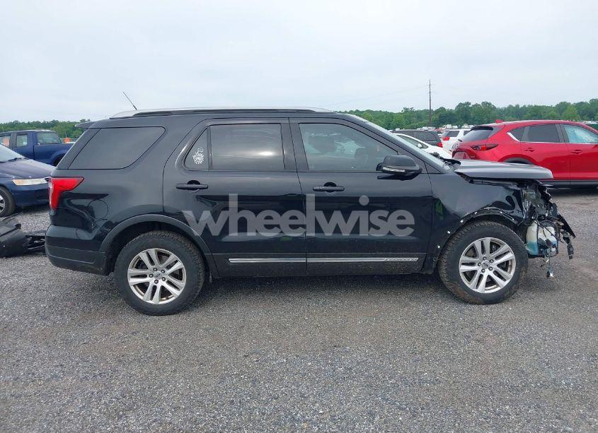 Photo 14 of 2018 Ford Explorer XLT (VIN 1FM5K8D81JGB94119)