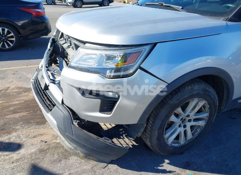 Photo 18 of 2018 Ford Explorer XLT (VIN 1FM5K8D81JGC15678)