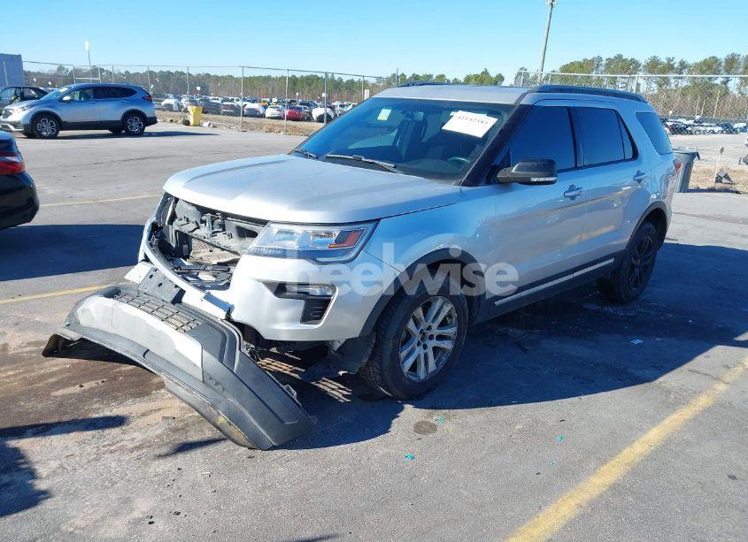 Photo 2 of 2018 Ford Explorer XLT (VIN 1FM5K8D81JGC15678)