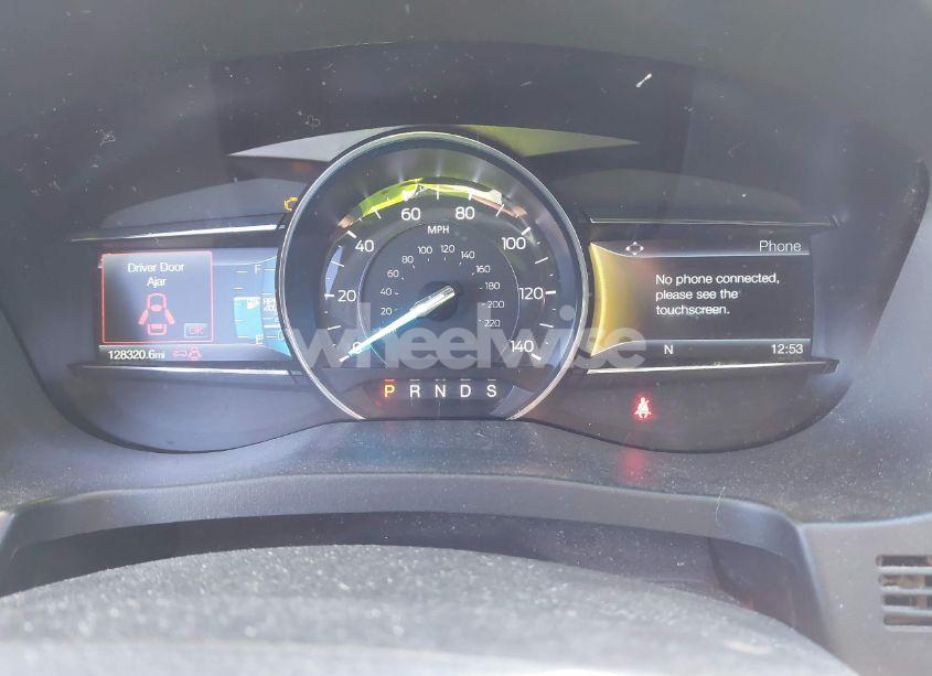 Photo 7 of 2018 Ford Explorer XLT (VIN 1FM5K8D81JGC15678)