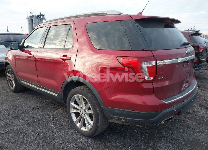 Photo 3 of 2018 Ford Explorer XLT (VIN 1FM5K8D81JGC78750)