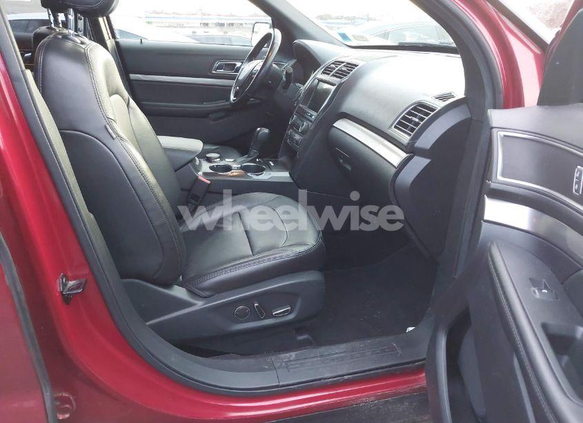 Photo 5 of 2018 Ford Explorer XLT (VIN 1FM5K8D81JGC78750)