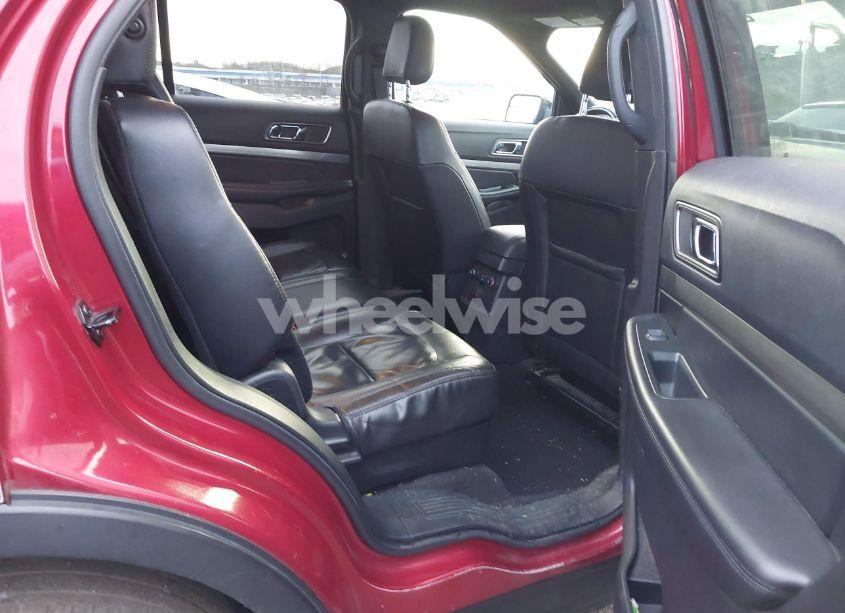 Photo 8 of 2018 Ford Explorer XLT (VIN 1FM5K8D81JGC78750)