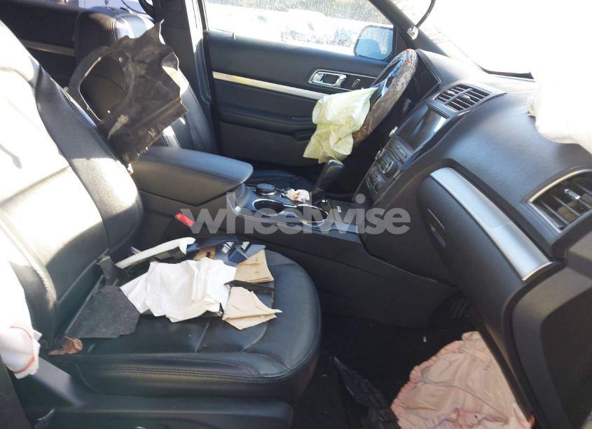 Photo 5 of 2018 Ford Explorer XLT (VIN 1FM5K8D81JGC83611)