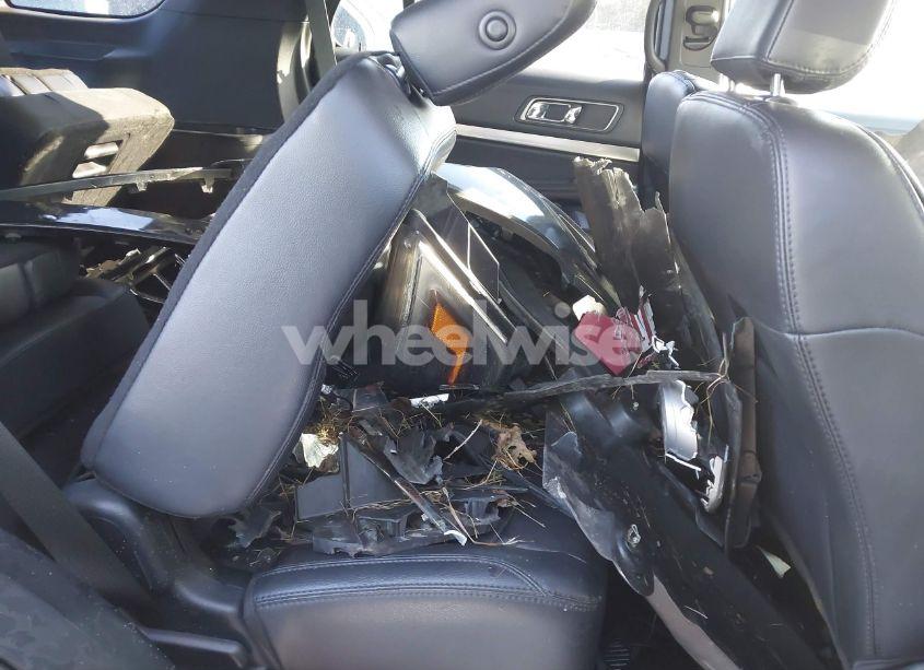 Photo 8 of 2018 Ford Explorer XLT (VIN 1FM5K8D81JGC83611)