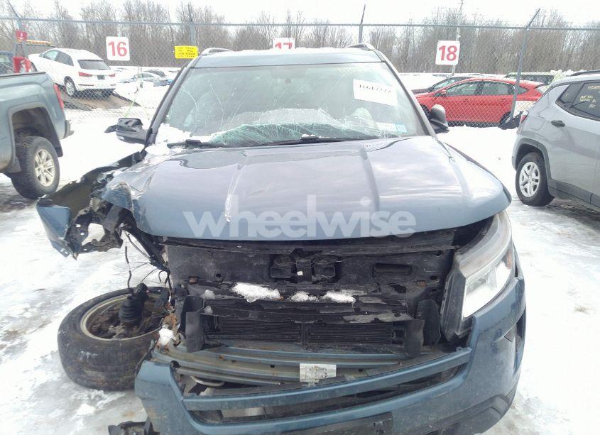 Photo 13 of 2019 Ford Explorer XLT (VIN 1FM5K8D81KGA38437)