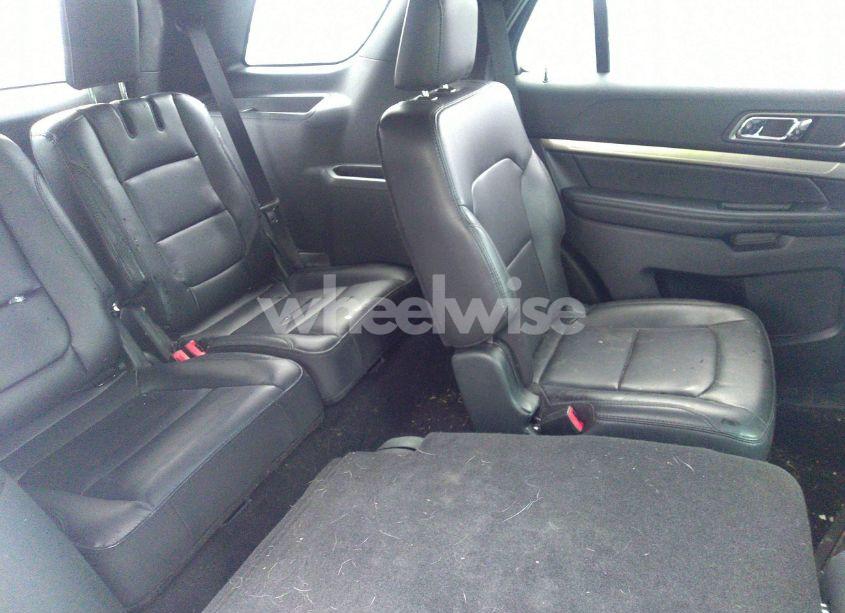 Photo 8 of 2019 Ford Explorer XLT (VIN 1FM5K8D81KGA38437)