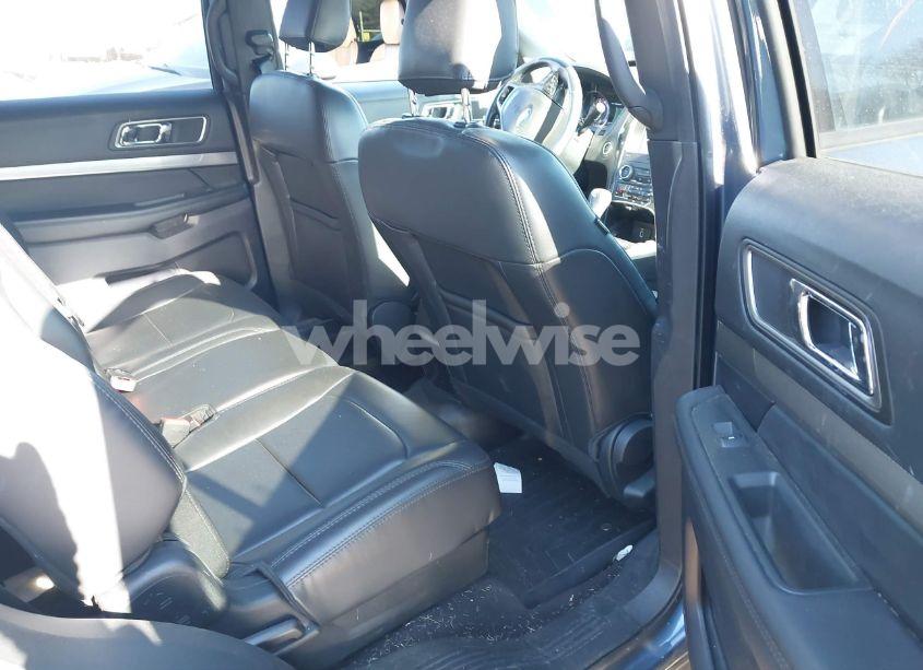 Photo 8 of 2019 Ford Explorer XLT (VIN 1FM5K8D81KGA48059)