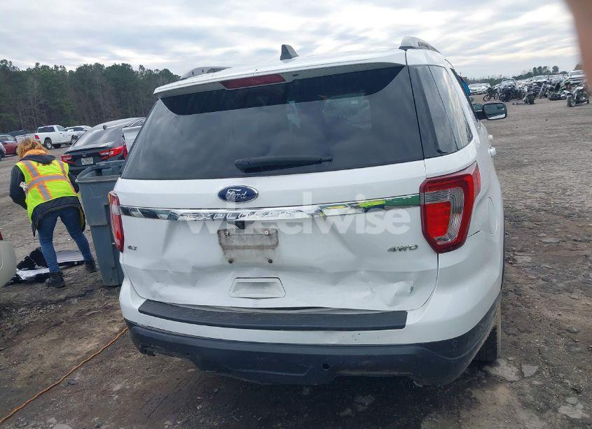 Photo 16 of 2019 Ford Explorer XLT (VIN 1FM5K8D81KGA85113)