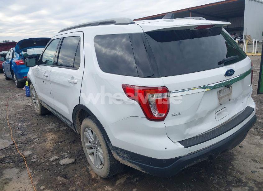 Photo 3 of 2019 Ford Explorer XLT (VIN 1FM5K8D81KGA85113)