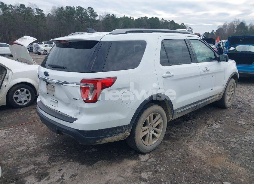 Photo 4 of 2019 Ford Explorer XLT (VIN 1FM5K8D81KGA85113)