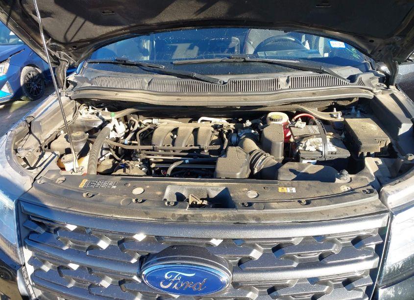 Photo 10 of 2019 Ford Explorer XLT (VIN 1FM5K8D81KGB25173)
