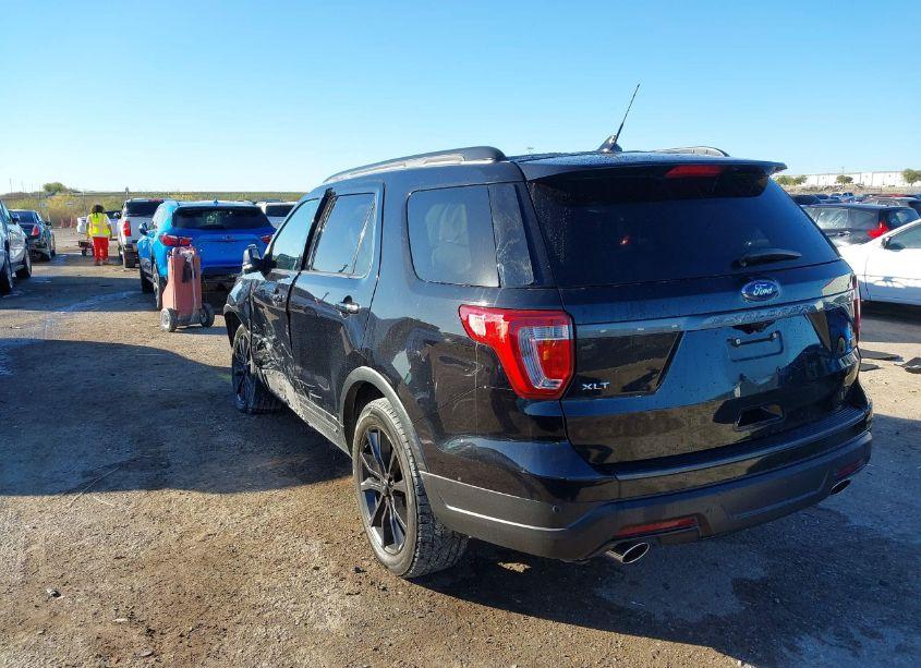 Photo 3 of 2019 Ford Explorer XLT (VIN 1FM5K8D81KGB25173)