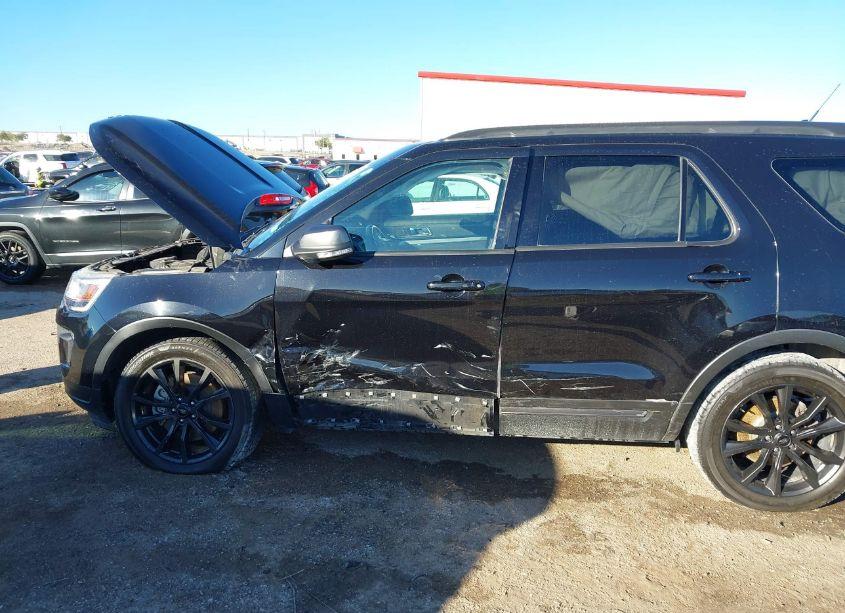 Photo 6 of 2019 Ford Explorer XLT (VIN 1FM5K8D81KGB25173)