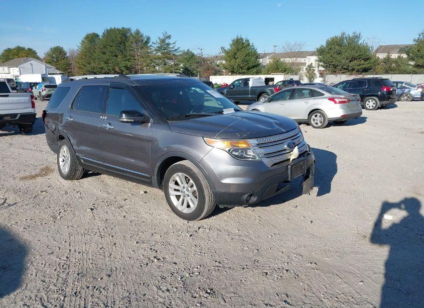 2013 Ford Explorer XLT (VIN 1FM5K8D82DGA00749) main photo