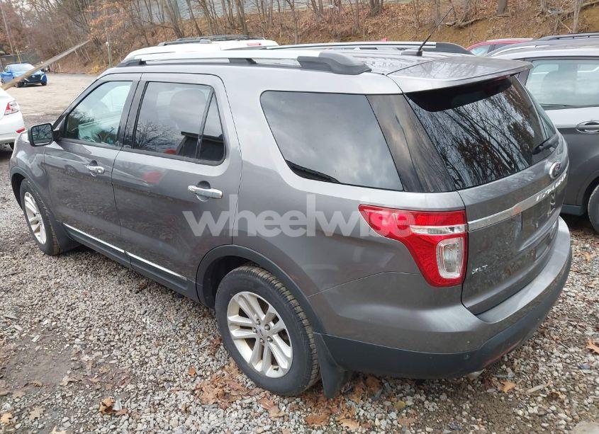 Photo 3 of 2013 Ford Explorer XLT (VIN 1FM5K8D82DGA24923)