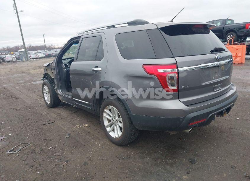 Photo 3 of 2013 Ford Explorer XLT (VIN 1FM5K8D82DGB69444)