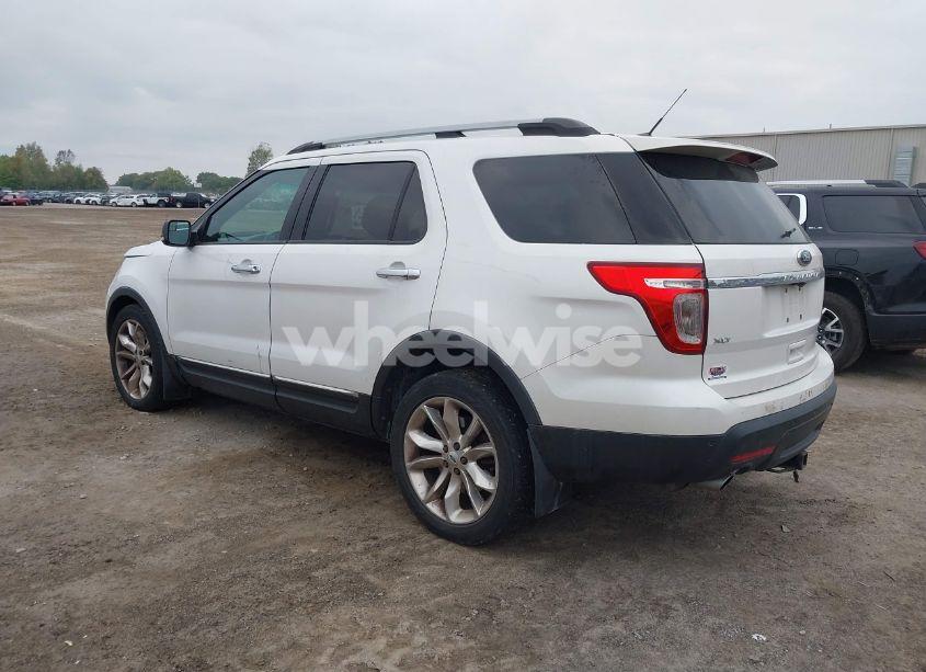 Photo 3 of 2014 Ford Explorer XLT (VIN 1FM5K8D82EGA06861)