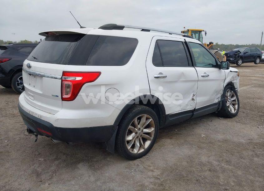 Photo 4 of 2014 Ford Explorer XLT (VIN 1FM5K8D82EGA06861)