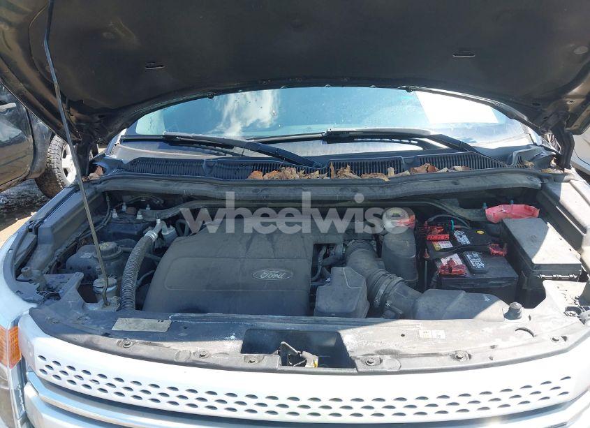 Photo 10 of 2014 Ford Explorer XLT (VIN 1FM5K8D82EGA16631)